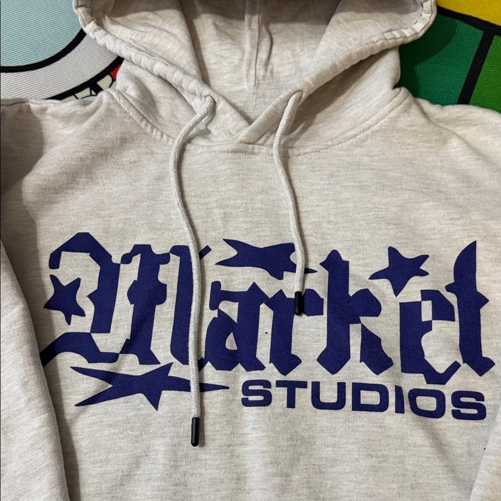Market Studios Heather Gray Hoodie             (Pre-owned) - Picture 4 of 12